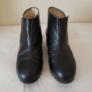 Sydney Brown black leather boots 8